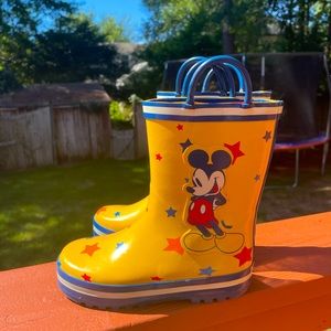 Disney toddler rain boots sz 11